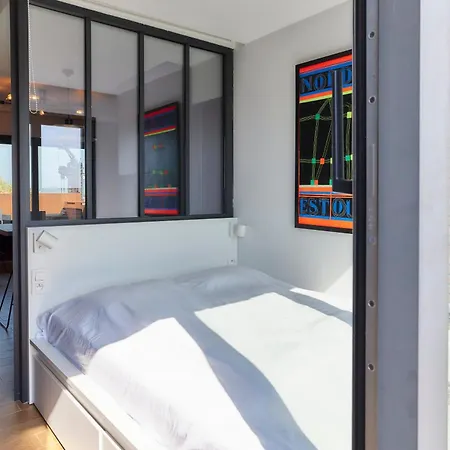 Lecomte - Beachview Escape 150