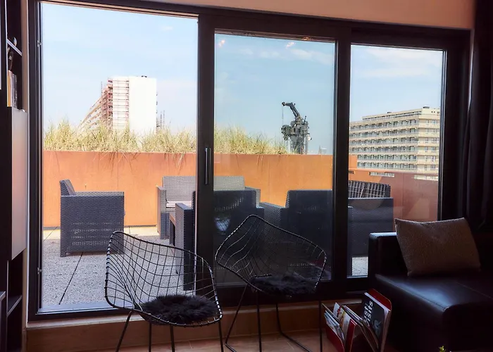 Daire Lecomte - Beachview Escape 150 *