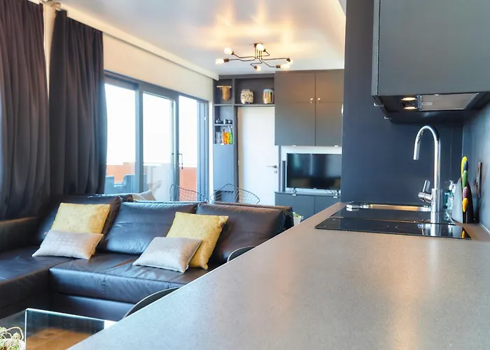 Daire Lecomte - Beachview Escape 150 Oostende